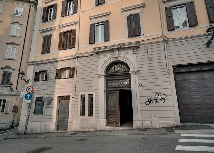 San Michele Apartment -2 Minutes To Piazza Unita City Centre